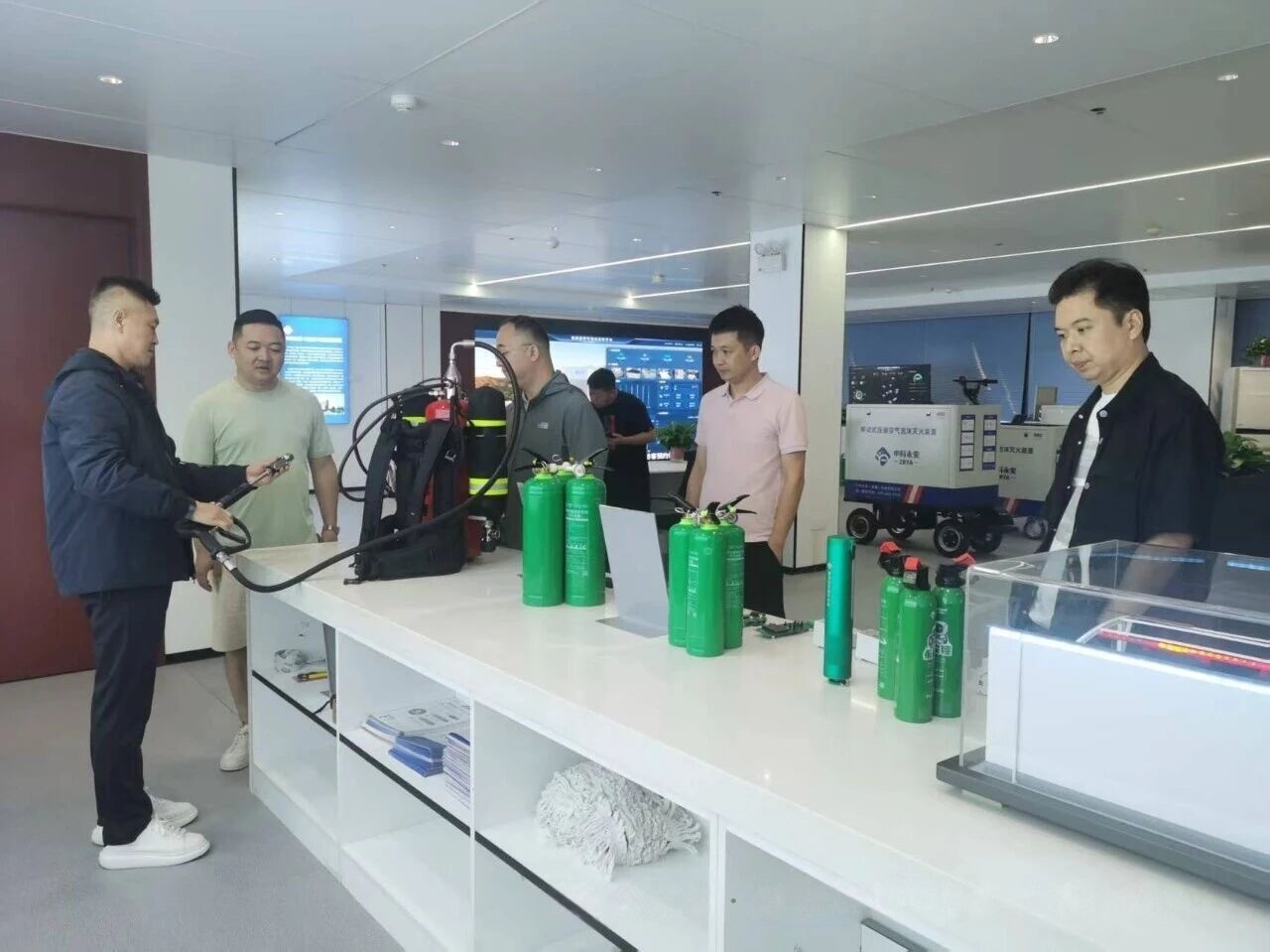 微信图片_2025-10-17_164159_548.jpg