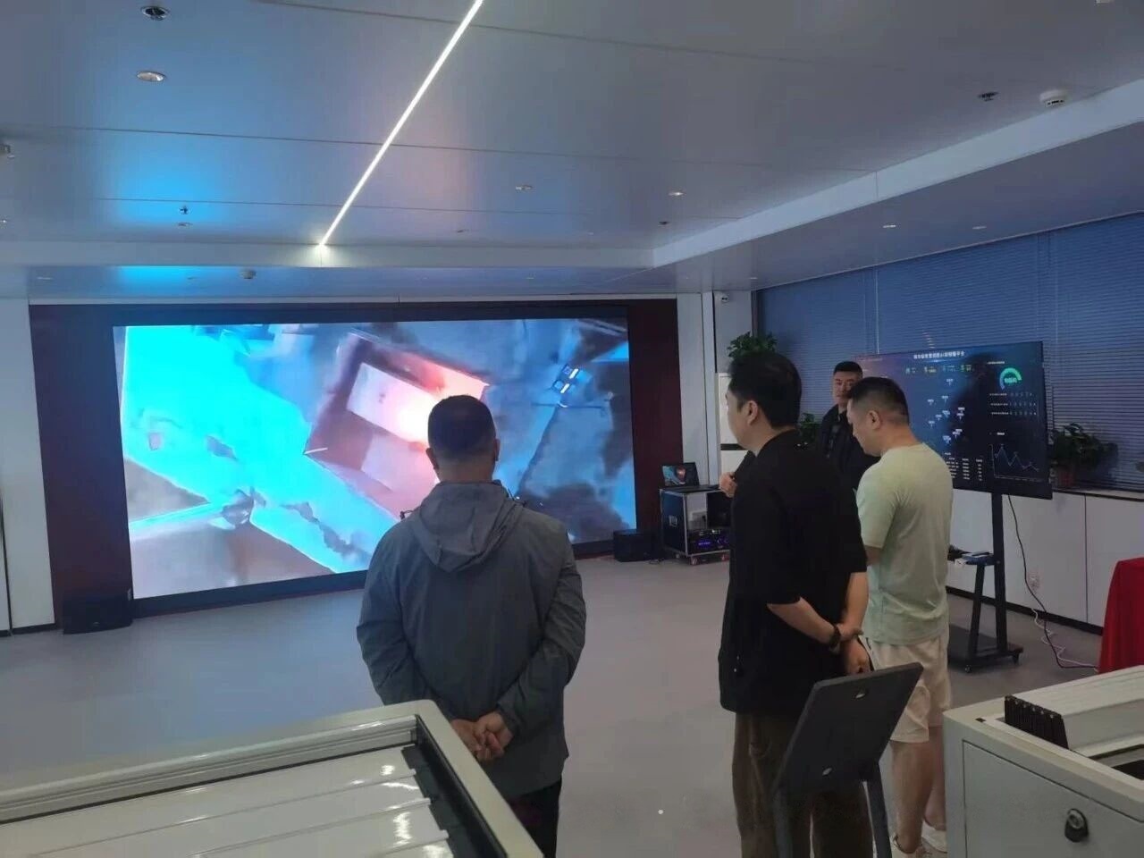 微信图片_2025-10-17_164205_899.jpg