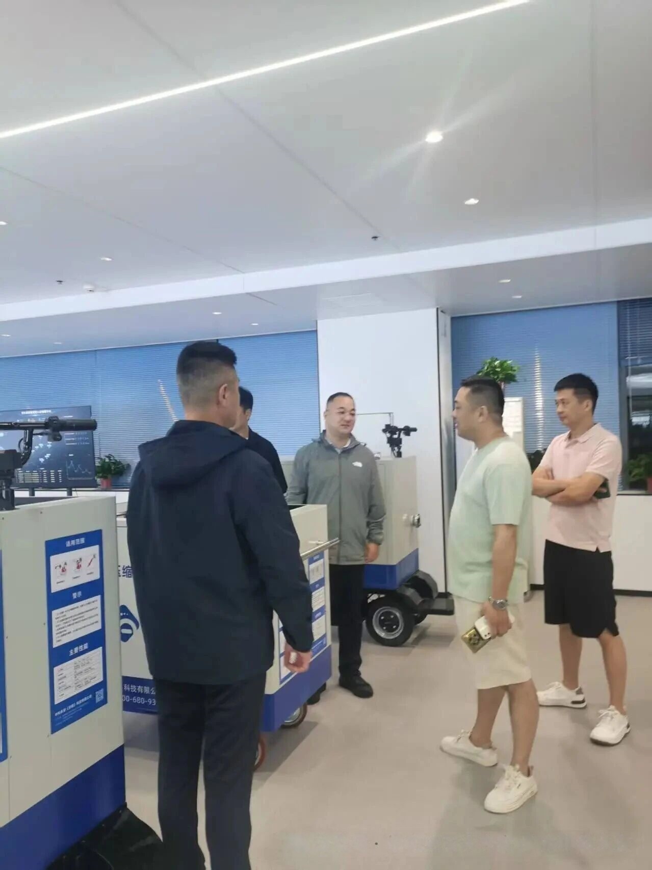 微信图片_2025-10-17_164213_300.jpg