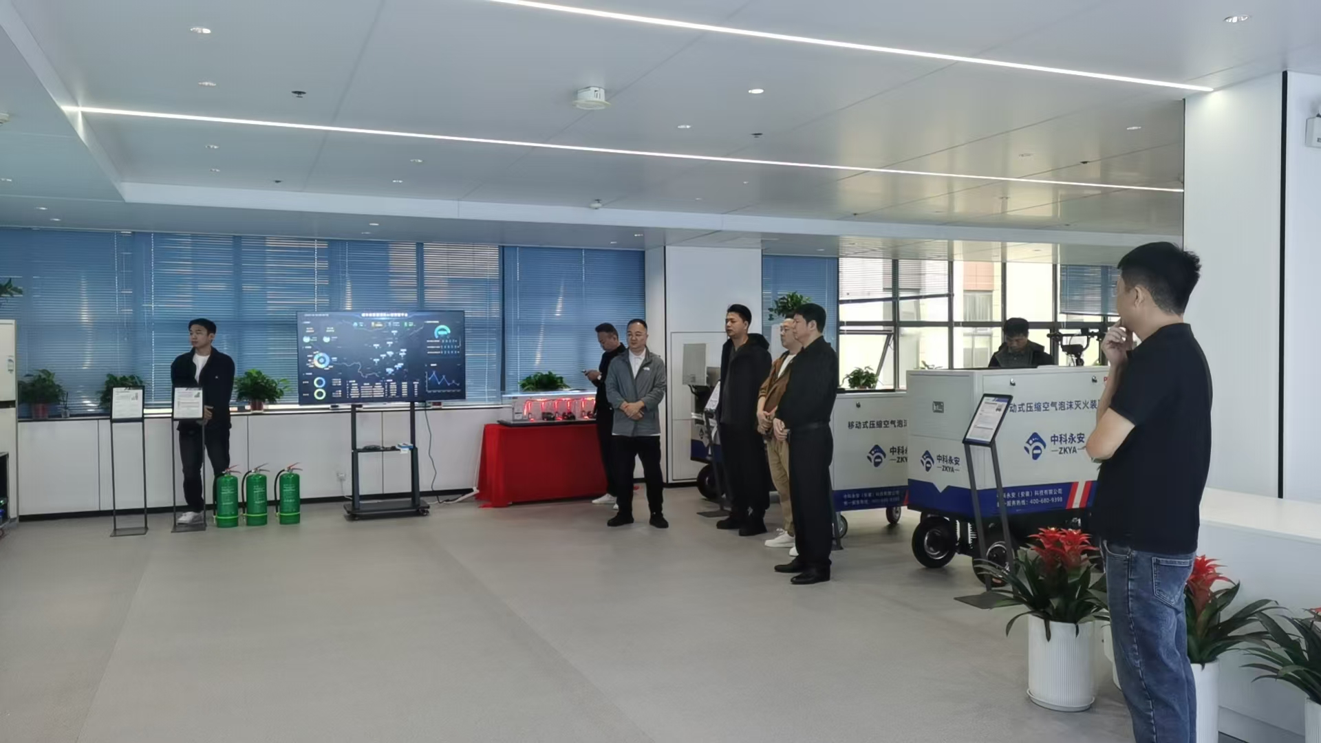 微信图片_20251016092915_220_416.jpg