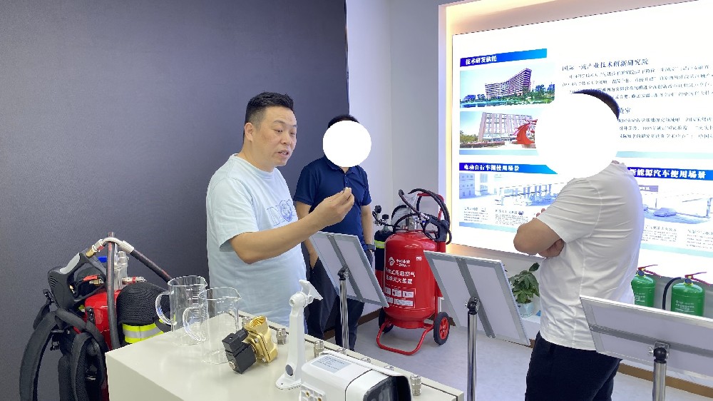 认可锂电池灭火实力！中石油领导莅临中科永安专项考察